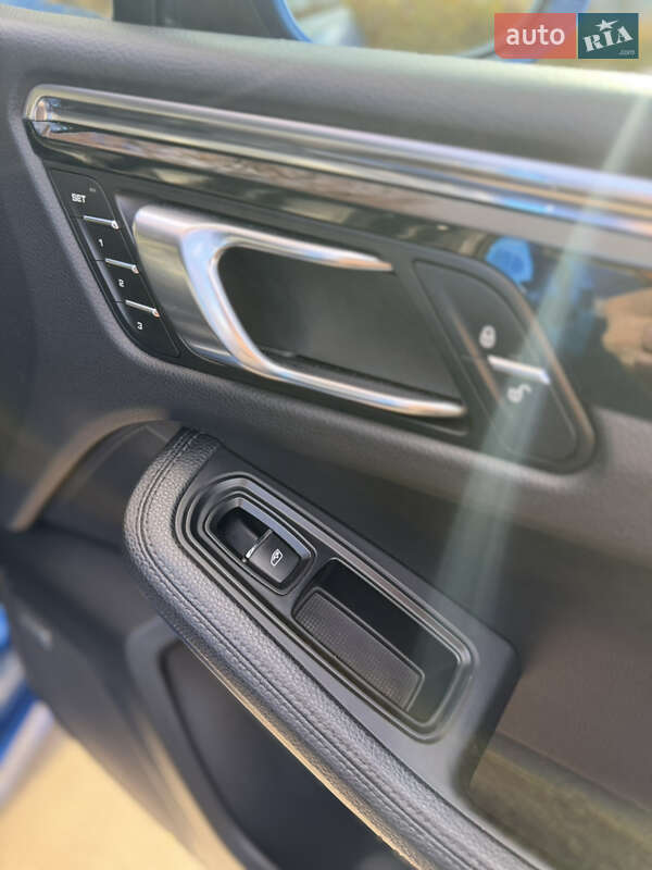 Позашляховик / Кросовер Porsche Macan 2015 в Львові фото 17 Позашляховик / Кросовер Porsche Macan 2015 в Львові