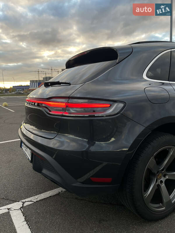 Позашляховик / Кросовер Porsche Macan 2022 в Києві