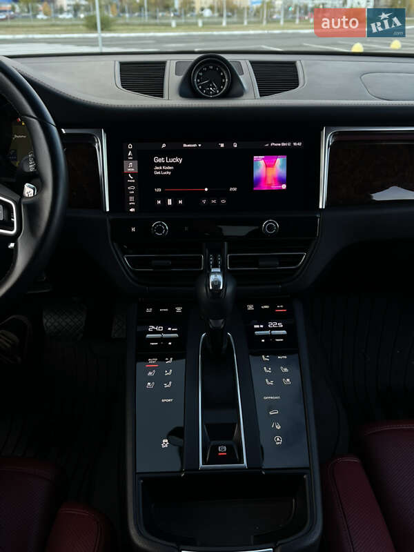 Позашляховик / Кросовер Porsche Macan 2022 в Києві