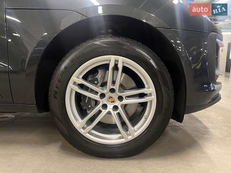 Внедорожник / Кроссовер Porsche Macan 2024 в Киеве