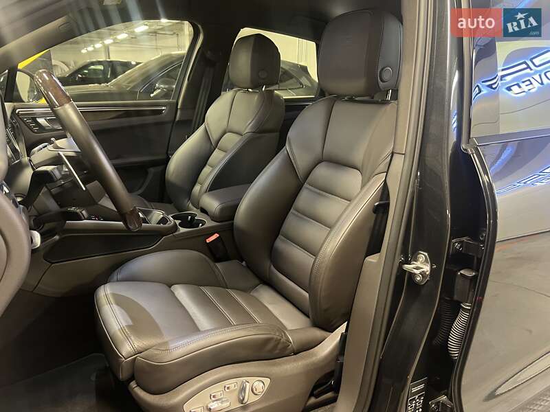 Внедорожник / Кроссовер Porsche Macan 2024 в Киеве