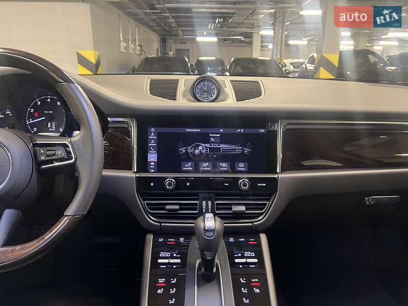 Внедорожник / Кроссовер Porsche Macan 2024 в Киеве