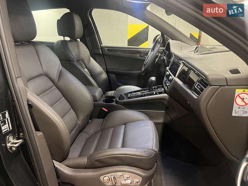 Внедорожник / Кроссовер Porsche Macan 2024 в Киеве