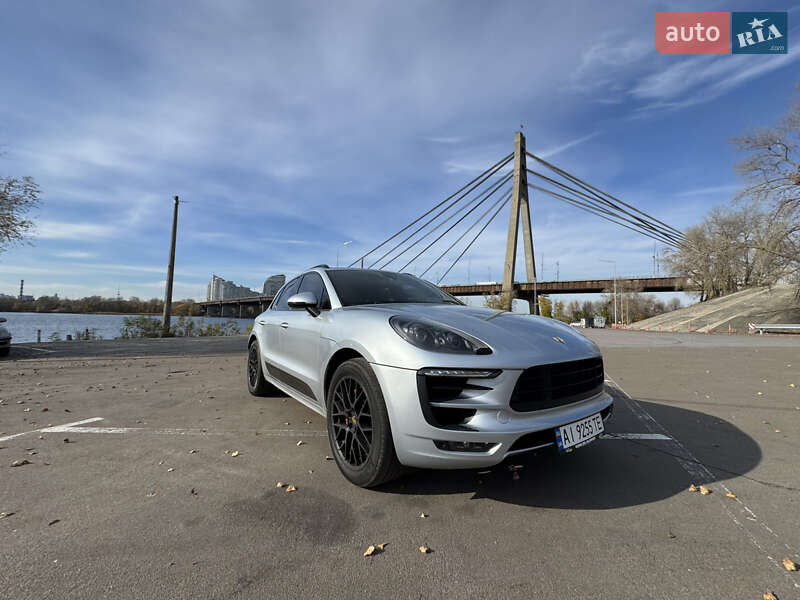 Позашляховик / Кросовер Porsche Macan 2016 в Києві
