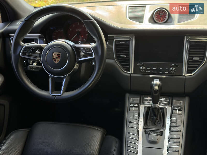 Позашляховик / Кросовер Porsche Macan 2016 в Києві