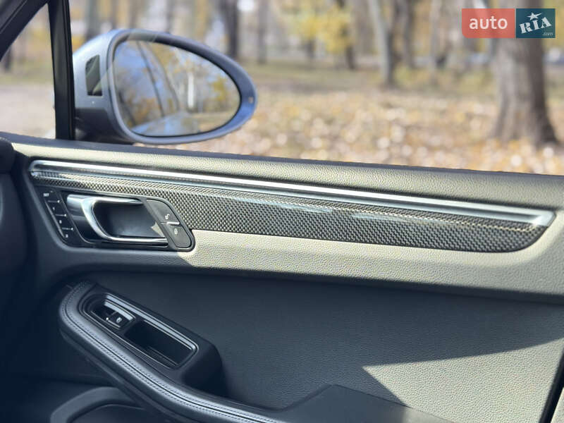 Позашляховик / Кросовер Porsche Macan 2016 в Києві