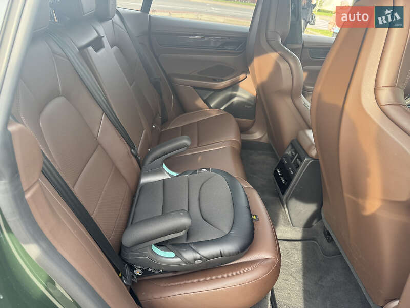 Позашляховик / Кросовер Porsche Macan 2024 в Києві