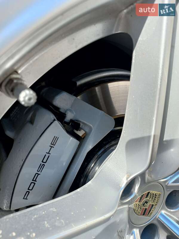 Внедорожник / Кроссовер Porsche Macan 2014 в Запорожье