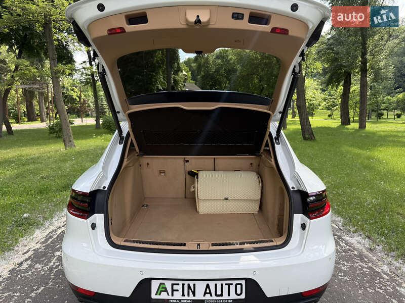 Внедорожник / Кроссовер Porsche Macan 2016 в Черкассах