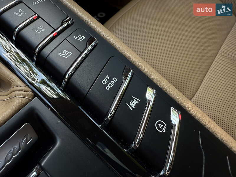 Внедорожник / Кроссовер Porsche Macan 2016 в Черкассах