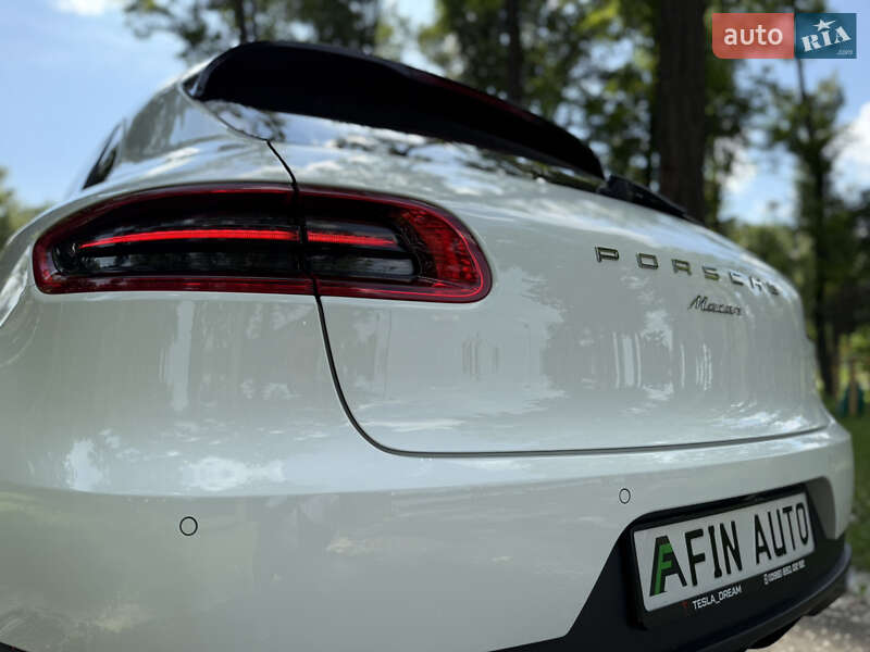 Внедорожник / Кроссовер Porsche Macan 2016 в Черкассах