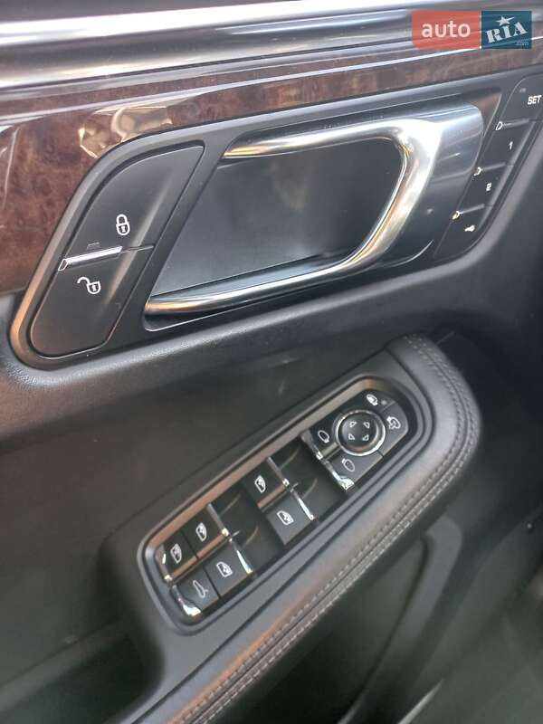 Внедорожник / Кроссовер Porsche Macan 2014 в Запорожье