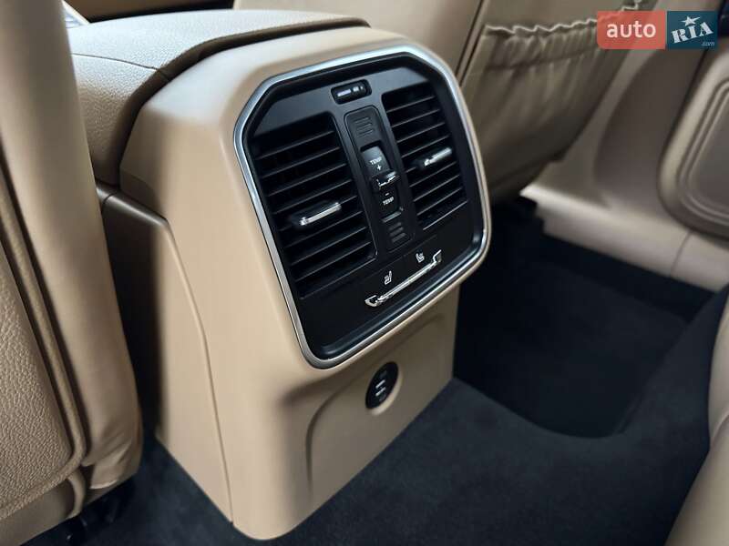 Внедорожник / Кроссовер Porsche Macan 2018 в Киеве