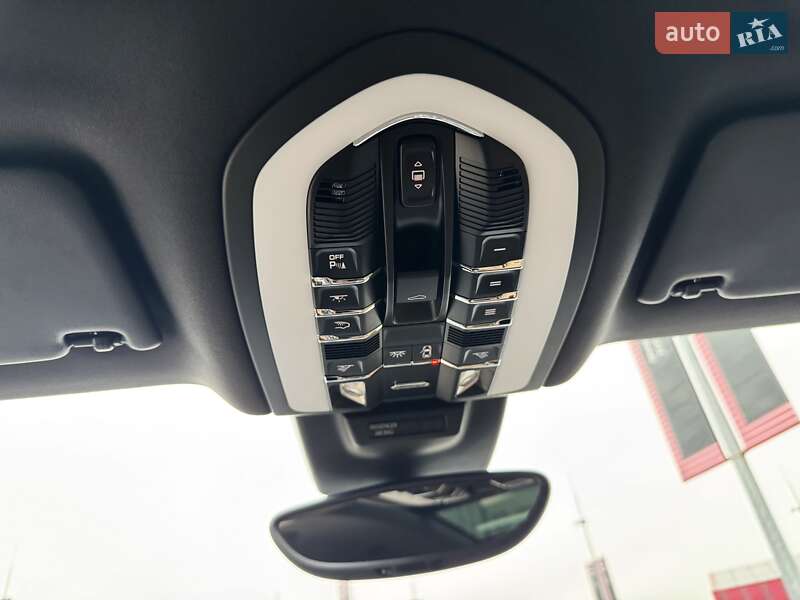 Внедорожник / Кроссовер Porsche Macan 2018 в Киеве