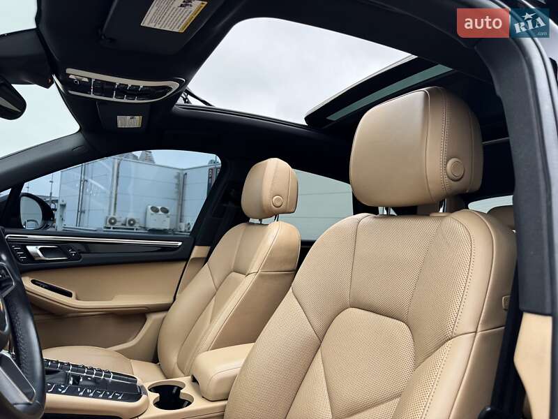 Внедорожник / Кроссовер Porsche Macan 2018 в Киеве