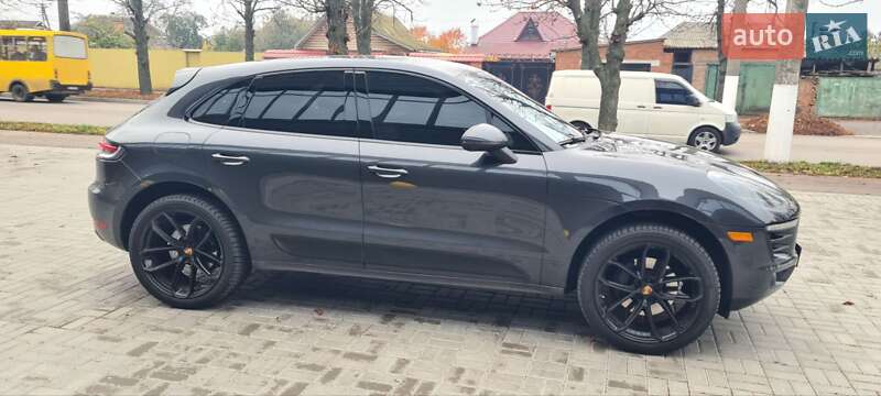 Позашляховик / Кросовер Porsche Macan 2016 в Кропивницькому