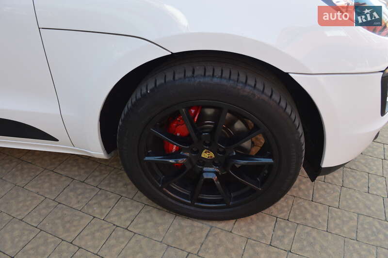 Внедорожник / Кроссовер Porsche Macan 2018 в Львове