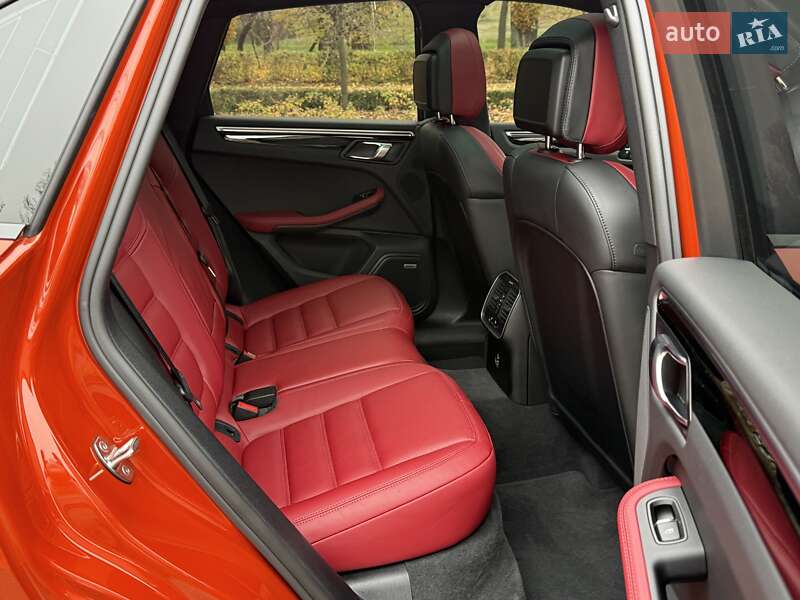 Позашляховик / Кросовер Porsche Macan 2022 в Києві