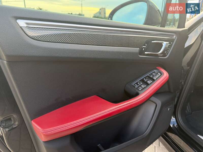 Внедорожник / Кроссовер Porsche Macan 2017 в Харькове