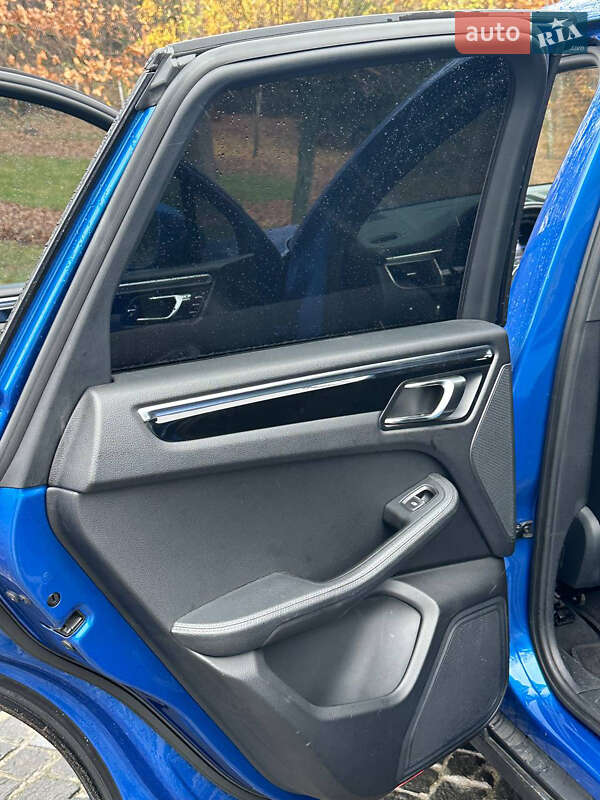 Позашляховик / Кросовер Porsche Macan 2015 в Києві