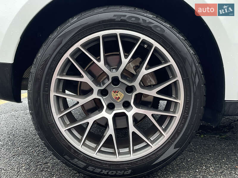 Внедорожник / Кроссовер Porsche Macan 2015 в Киеве