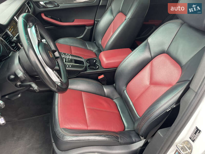 Внедорожник / Кроссовер Porsche Macan 2015 в Киеве