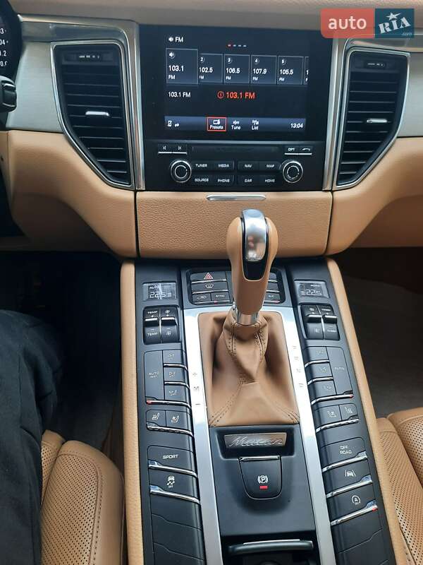 Внедорожник / Кроссовер Porsche Macan 2016 в Ирпене