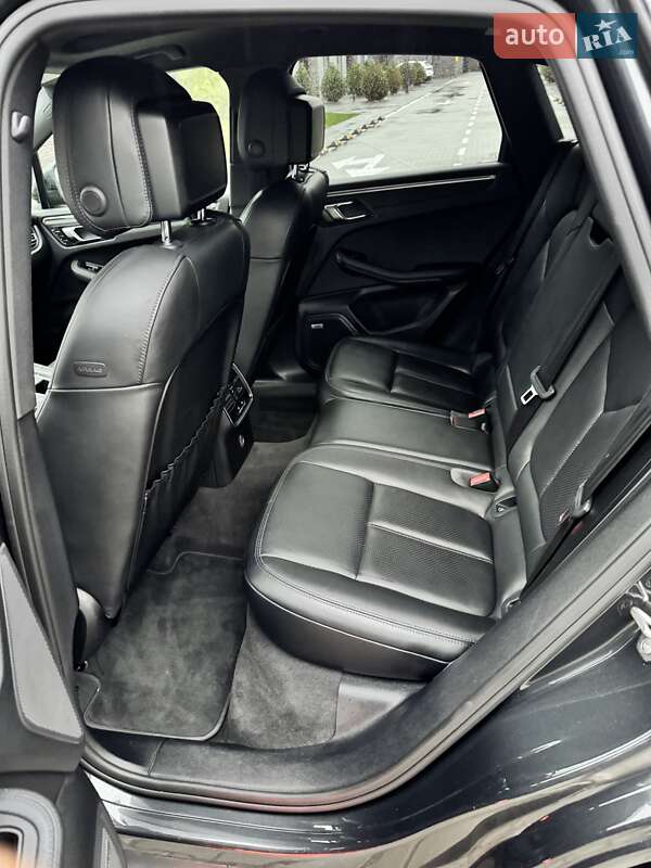 Внедорожник / Кроссовер Porsche Macan 2019 в Киеве