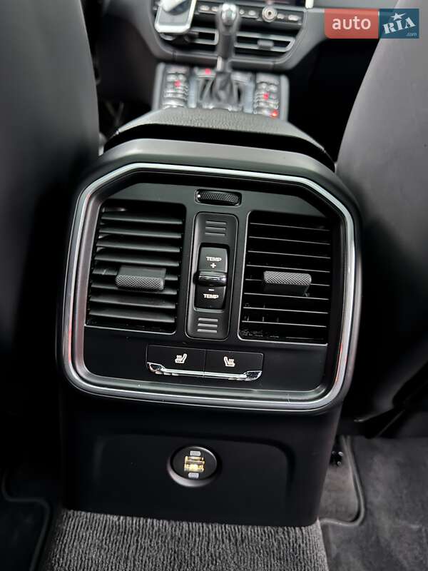 Внедорожник / Кроссовер Porsche Macan 2019 в Киеве