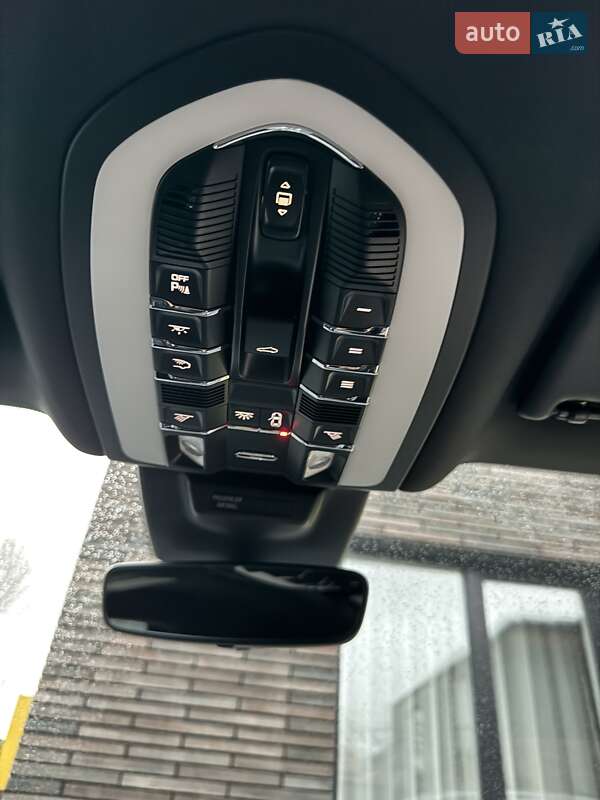 Внедорожник / Кроссовер Porsche Macan 2019 в Киеве