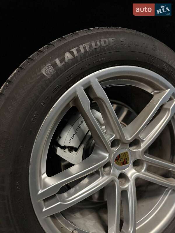 Внедорожник / Кроссовер Porsche Macan 2015 в Полтаве