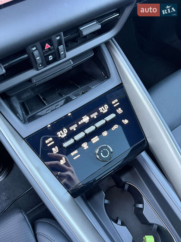 Внедорожник / Кроссовер Porsche Macan 2025 в Львове