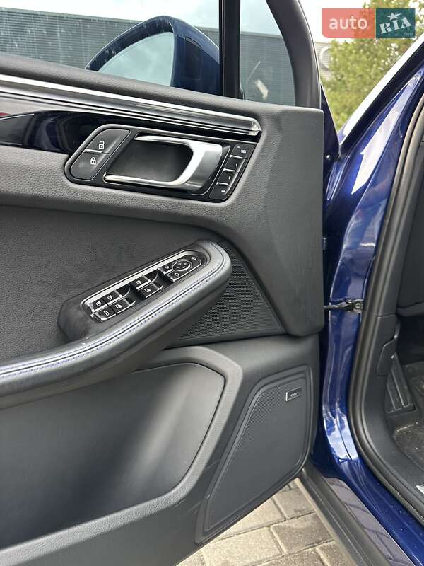 Позашляховик / Кросовер Porsche Macan 2023 в Києві