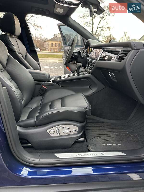 Позашляховик / Кросовер Porsche Macan 2023 в Києві