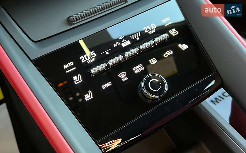 Внедорожник / Кроссовер Porsche Macan 2025 в Львове