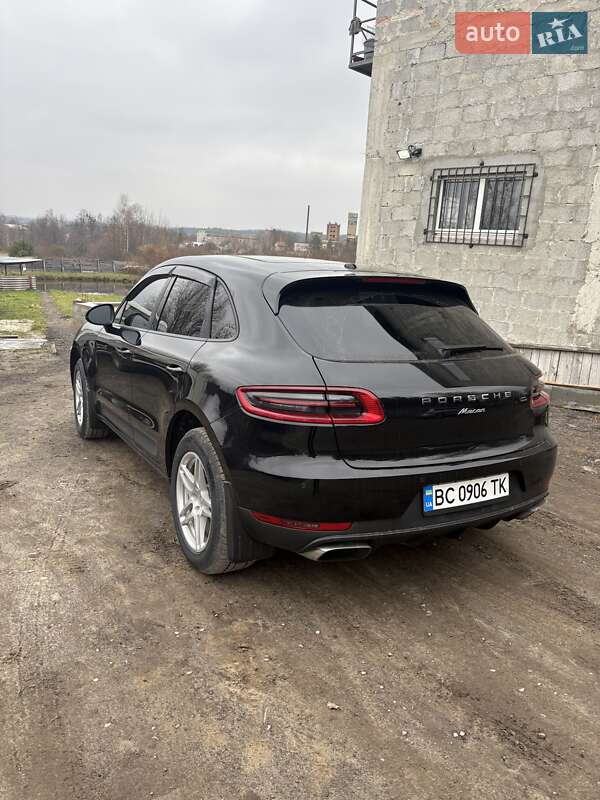 Позашляховик / Кросовер Porsche Macan 2017 в Новояворівську