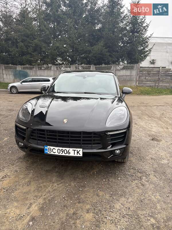 Позашляховик / Кросовер Porsche Macan 2017 в Новояворівську