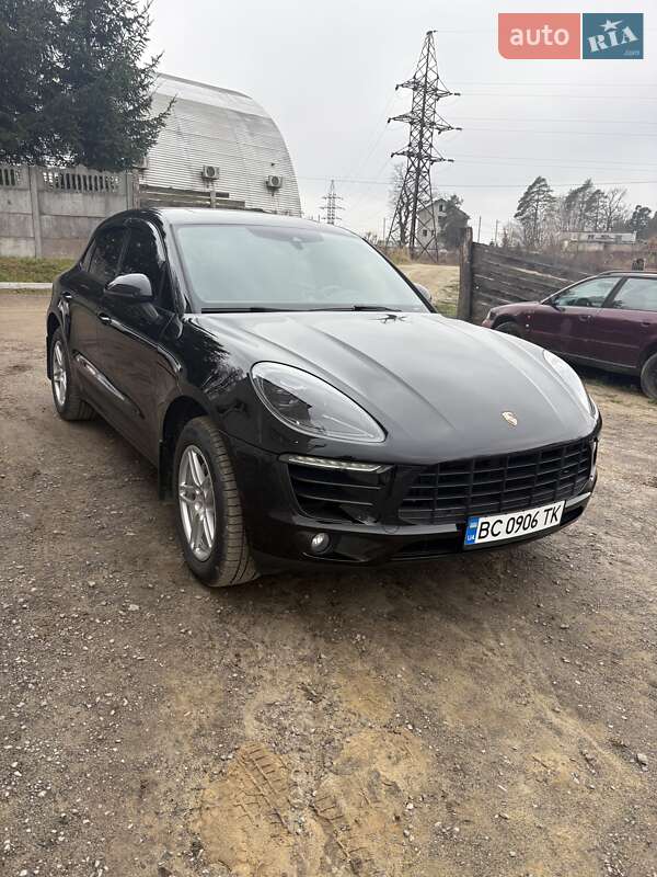 Позашляховик / Кросовер Porsche Macan 2017 в Новояворівську