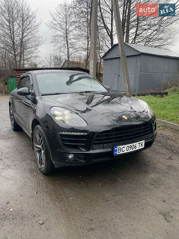 Позашляховик / Кросовер Porsche Macan 2017 в Новояворівську
