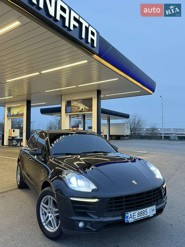 Позашляховик / Кросовер Porsche Macan 2014 в Дніпрі