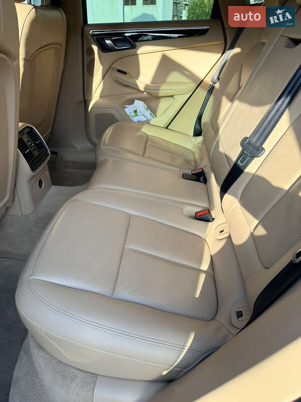 Внедорожник / Кроссовер Porsche Macan 2017 в Киеве фото 12 Внедорожник / Кроссовер Porsche Macan 2017 в Киеве