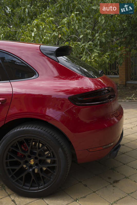 Позашляховик / Кросовер Porsche Macan 2017 в Одесі