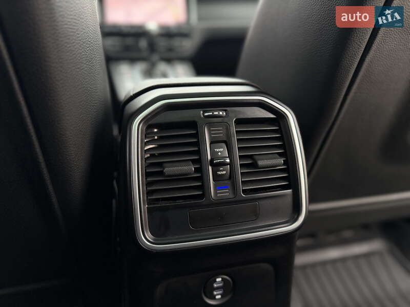 Позашляховик / Кросовер Porsche Macan 2020 в Львові