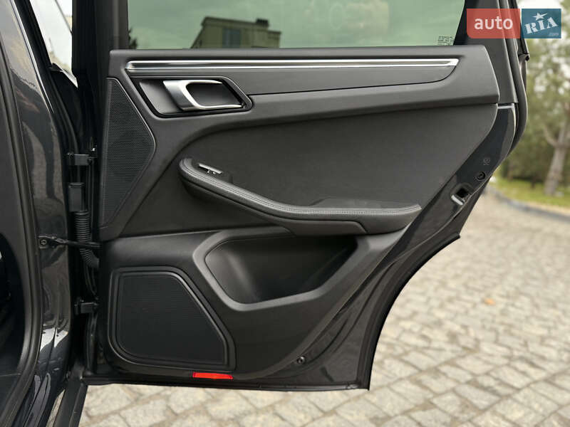 Позашляховик / Кросовер Porsche Macan 2020 в Львові