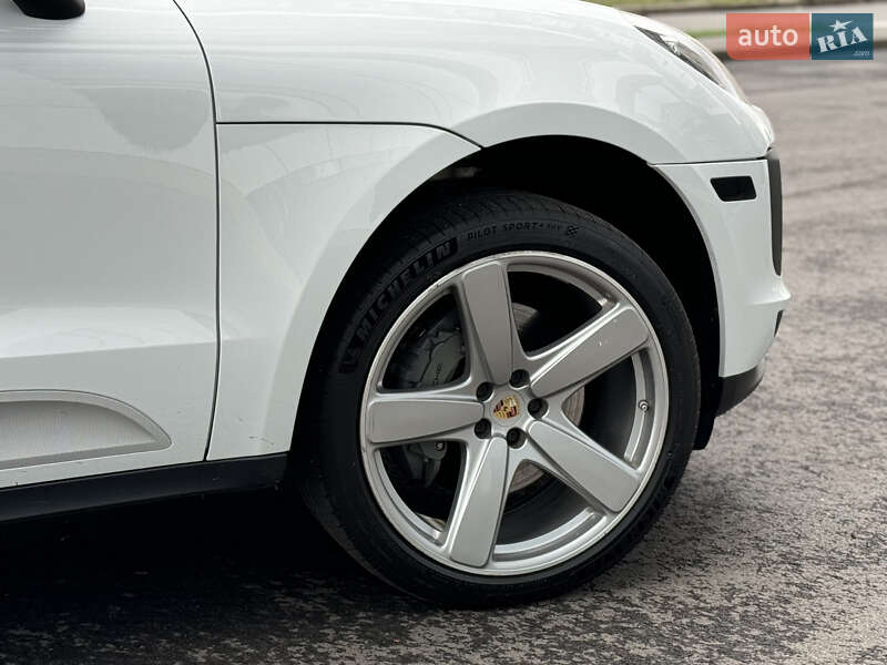 Позашляховик / Кросовер Porsche Macan 2019 в Харкові