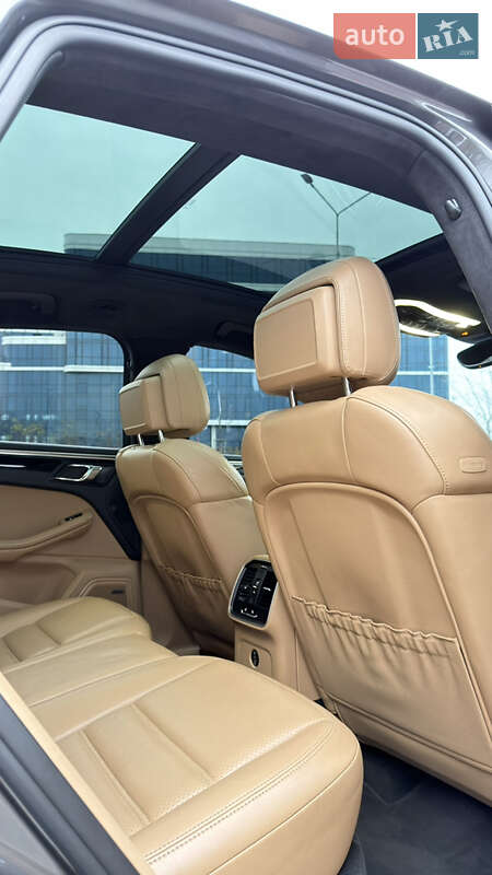 Позашляховик / Кросовер Porsche Macan 2016 в Києві