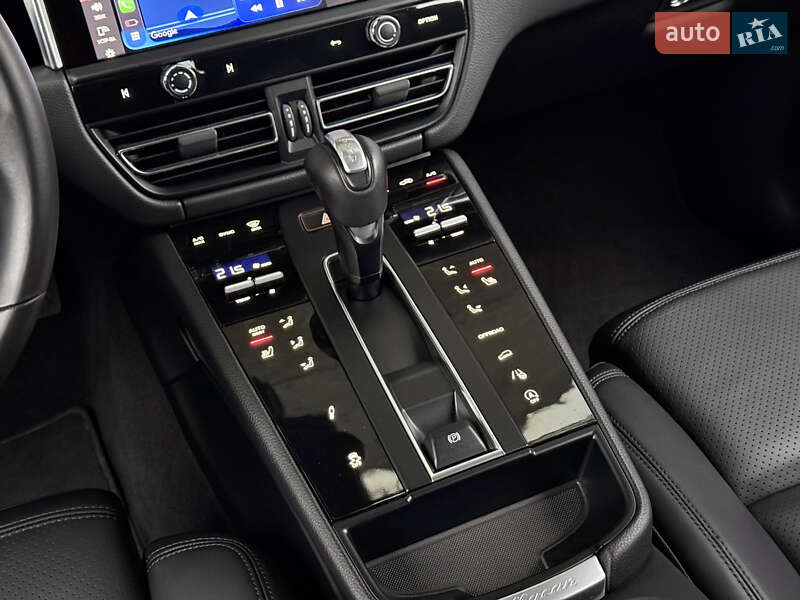 Позашляховик / Кросовер Porsche Macan 2022 в Києві