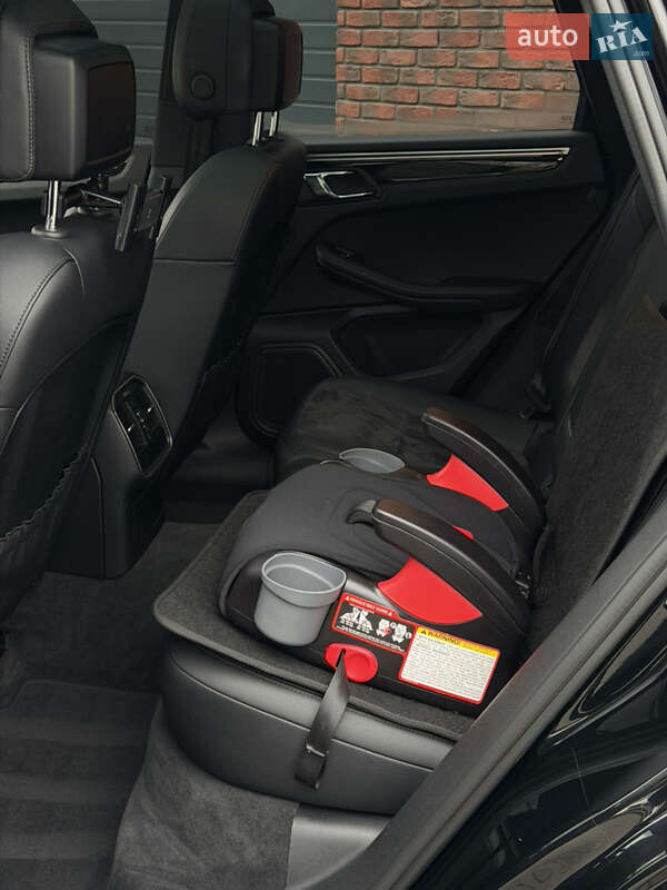 Позашляховик / Кросовер Porsche Macan 2015 в Хмельницькому