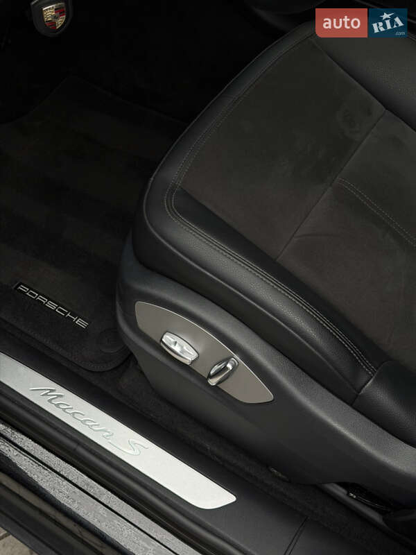 Позашляховик / Кросовер Porsche Macan 2015 в Хмельницькому
