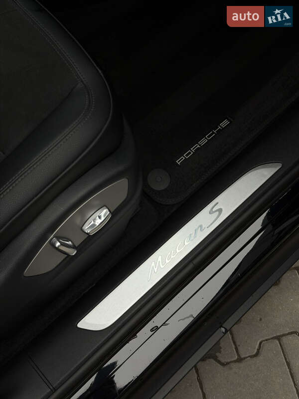 Позашляховик / Кросовер Porsche Macan 2015 в Хмельницькому